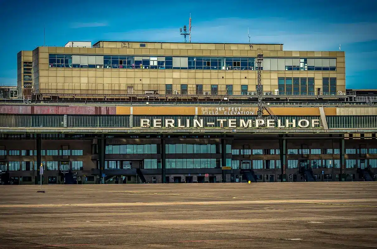 Modernisation des parkings d'aéronefs et hangars adaptés aux nouveaux appareils